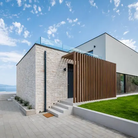 Rovni Villa