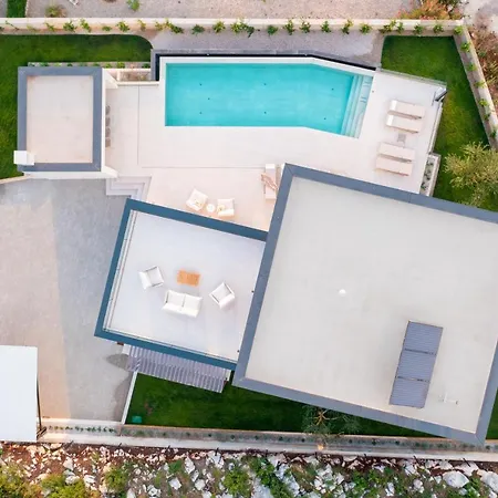 Villa Rovni *